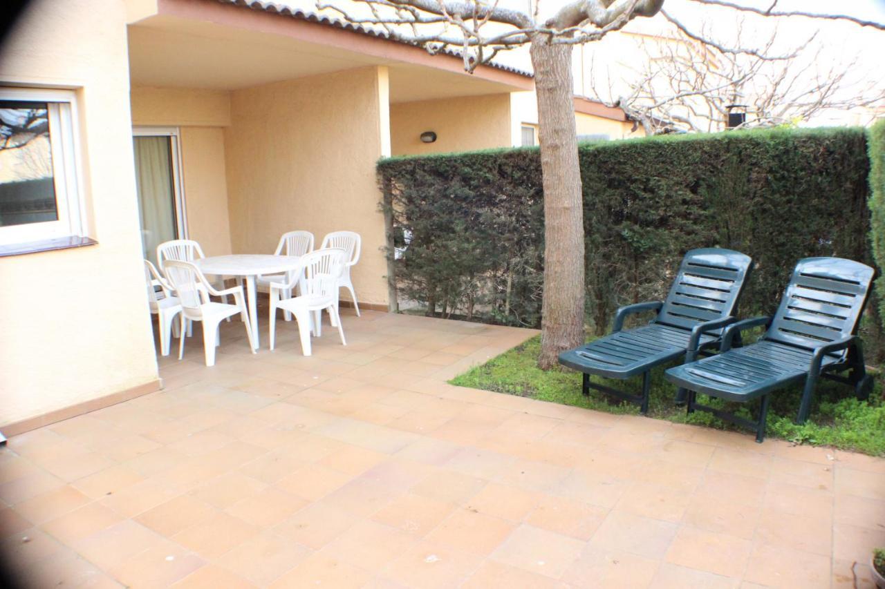 Port Estrella 24 Roses Exterior foto